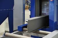 Profile wirtschaftlich strahlen - Neue Maschine auf Messe Surface Technology