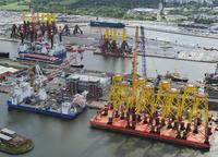 Jackets, Pontons, Errichterschiffe und Tripods in Bremerhaven