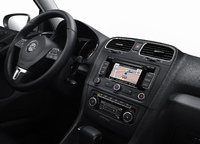 RNS 310 von Blaupunkt für den VW Golf VI: Radio-Navigation per Touchscreen bedienen