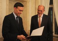 Große Ehre: Senator h. c. Gerhard Rall, geschäftsführender Gesellschafter der Hainbuch GmbH erhält Wirtschaftsmedaille des Landes Baden-Württemberg