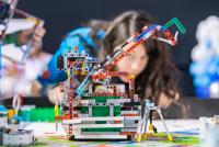 Galaktische Roboter und spanndende Forschungen beim FIRST® LEGO® League Finale in Bregenz