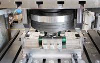 Stahlkolben-Produktion: Neues Werkzeug ermöglicht Hinterschnitte