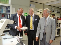 Industrieroboter von Mitsubishi für Robotiklabor der Reutlinger Mechatroniker