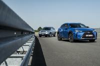 Pionier trifft auf Crossover-Erfolgsmodell: Duell feiert Lexus Hybrid Historie