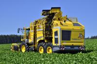Weltpremiere: ROPA Tiger 6 mit starkem 565 kW / 768 PS Motor im neuem Design mit sehr bodenschonendem hydraulischem Fahrwerksystem