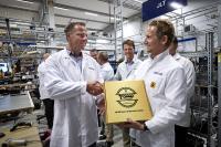 JLT Mobile Computers liefert Jubiläums-PC mit exklusiver 100.000‑Stunden-Garantie an Volvo Car Body Components