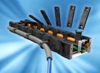 Einschieben und fertig: igus vereinfacht parallele Führung von e-kette und Wellrohr