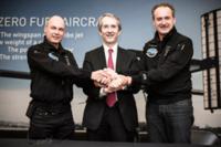 Neuartige Materialien für ambitioniertes Projekt: Bayer baut Engagement bei Zukunftsflugzeug Solar Impulse aus
