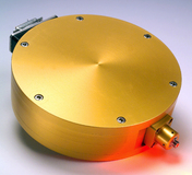 Leistungsstark bei kompakten Abmessungen: Fasergekoppeltes Laserdiodenmodul Power Pack 630 bei 630 nm bis 2.5 W