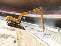 Atlas Copco Hydraulikhämmer im Einsatz beim Abbruch der Tribünen des Mineirão Stadions
