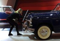 Mit "Glacéhandschuhen": OLYMP bei der Techno Classica im Einsatz