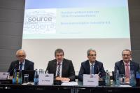 Deutsche Werkzeugmaschinenhersteller packen Indust-rie 4.0 gemeinsam an