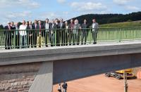 Ortstermin an der A44 - Deutschlands erste feuerverzinkte Stahl-Verbundbrücke fertiggestellt