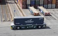 Containertransport mit elektrischem „Automated Guided Vehicle“