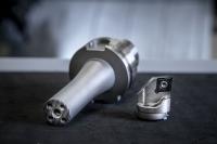 Stable process and improved surface finish thanks to vibration-damped boring bars