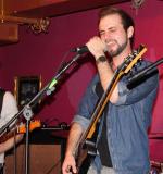 Gravity Stative bringen Glanz in Club Zwölfzehn