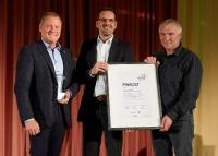 Rittal erhält Sonderpreis Digitalisierung beim Benchmark-Award für Lackierung