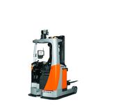 Rösler würdigt Prototyp eines autonomen STILL-Schubmaststaplers