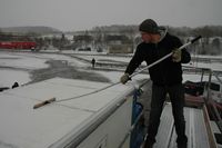 Schneegerüste sollen vor herabfallenden Schnee und Eis schützen