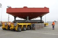 BLG transportiert schweres Zubehör für Installationsschiff