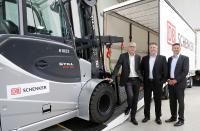 DB Schenker eröffnet Logistikzentrum in Nürnberg und informiert Kunden über neueste Logistik-Trends