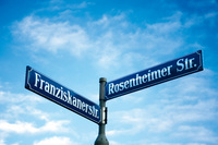 "In 100 Metern rechts abbiegen in die Rosenheimer Straße"