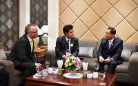 Vier-Augen-Gespräch: DVS-Hauptgeschäftsführer Boecking trifft thailändischen Arbeitsminister