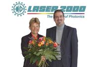 Die Expertin für faseroptische Technologien feiert ihr 20-jähriges Firmenjubiläum bei Laser 2000
