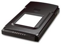 Microtek ScanMaker s480: Neuer Flachbettscanner mit extra hoher Auslösung und integriertem „Leuchttisch“