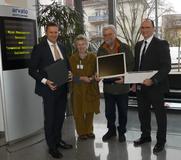 arvato Financial Solutions fördert Flüchtlingsprojekte mit konkreten Hilfestellungen für Lernen und Ausbildung