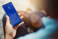Das Örtliche macht Sprachassistent von Samsung zum ortskundigen Begleiter