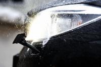 TÜV Hessen: Saubere Scheinwerfer schaffen Sicht