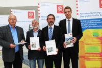 Die "Hessische Energiespar-Aktion" informiert: Ausstellungseröffnung "Fas-sadendämmung" im Rathaus-Foyer der Gemeinde Biebesheim