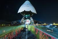Satellit EUTELSAT 8 WEST B erreicht den Weltraumbahnhof Kourou, Vorbereitungen für Start mit Ariana 5 am 20. August