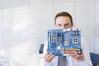 embedded world 2013: MAZeT kooperiert mit der Phoenix Contact Gruppe am Gemeinschaftsstand 446 in Halle 1