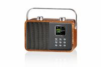 ALBRECHT DR 850: Radio im dekorativen Retro-Holzgehäuse mit eindrucksvollem Klang und Farbdisplay
