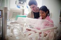 Philips präsentiert Modell zu entwicklungsfördernden Konzepten und fortschrittlichen Lösungen im Bereich Mother and Child Care