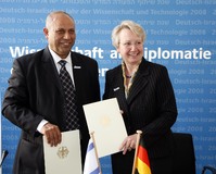 Deutsch-Israelisches Wissenschaftsjahr eröffnet