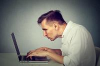 Ergonomie im Home Office mit einem Laptopständer