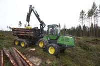 John Deere präsentiert die hoch innovative intelligente Kransteuerung, die IT4-Versionen der E-Serie, den 8-Rad-Harvester, den Rückezug mit fester Kabine sowie branchenführende Automationssysteme