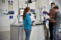 Robotik für den Mittelstand: Start des Expertennetzwerks "Schutzzaunlose Leichtbaurobotik"