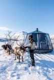 SFC Energy: 100 % eco-friendly North pole adventures - EFOY fuel cell delivers reliable autonomous power to AuroraHut's innovative igloo houseboats