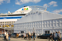 Mit Zelten von Losberger: Schiffstaufe der AIDAbella