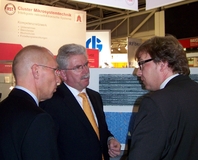 Innovative Glas-Frontplatten überzeugen Wirtschaftsminister Zeil