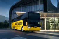 Scania Deutschland übergibt Schlüssel an ADAC Postbus