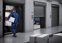 Paketverteilung effizienter gestalten mit der Kissentorabdichtung für Transporter