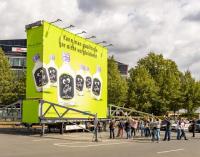 FRENKEN Highway to Sell zeigt mit ATTENTION BOX wie Werbung gigantisch aussehen und Spass machen kann