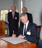 Neue Partnerschaft zwischen Wirtschaft und Wissenschaft