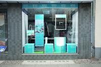 Professionelle Schaufensterdekoration von ASSA ABLOY