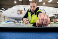 Die Natur als Vorbild: Lufthansa Group und BASF bringen Sharkskin-Technologie in Serie